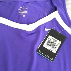 Athletic top and bottoms